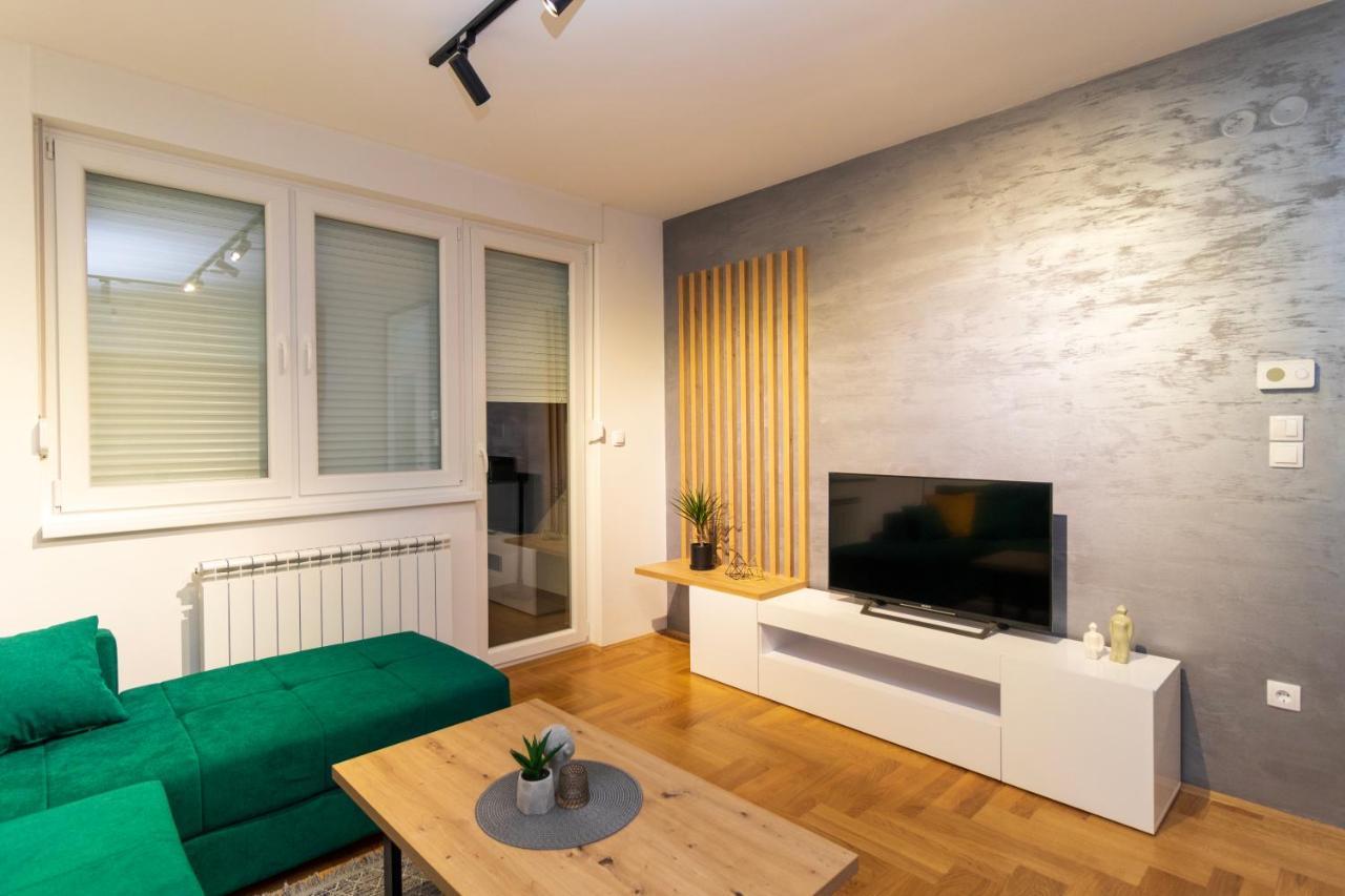 M&A Apartment-Easy Airport Lukavica Extérieur photo